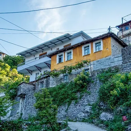 Grandma's 4* Gjirokaster